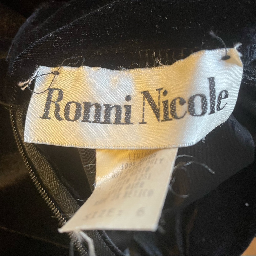 Ronni Nicole Dress Women Size 6 Black Crushed Velvet Long Maxi Short Sleeve - Picture 6 of 14
